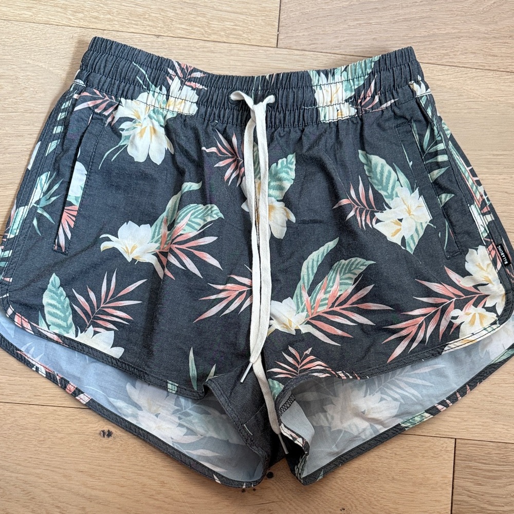 Floral Print Women's Hawaiian Shorts small